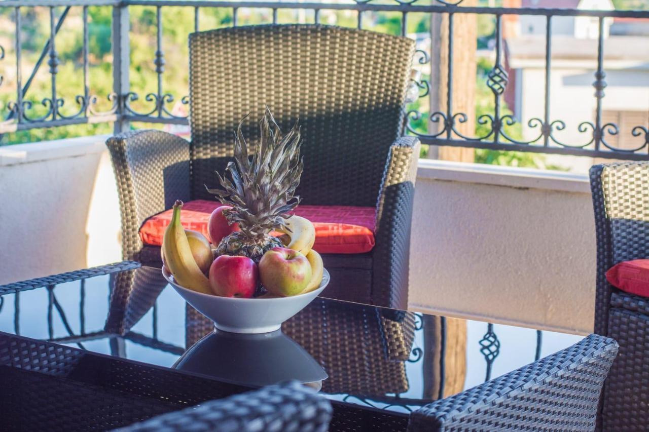 Village Holiday Apartman With Heated Pool Maslina Kostanje Экстерьер фото