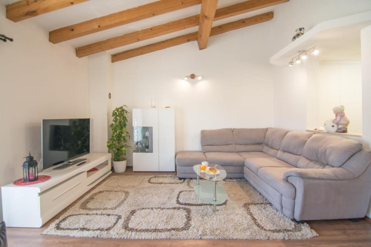 Village Holiday Apartman With Heated Pool Maslina Kostanje Экстерьер фото