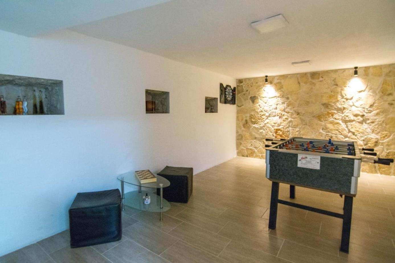 Village Holiday Apartman With Heated Pool Maslina Kostanje Экстерьер фото